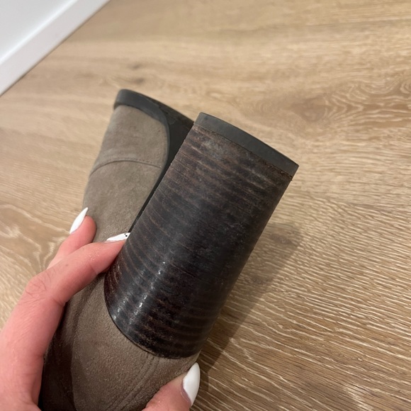 STUART WEITZMAN 'Give It Up" Suede Stretch Boot - Picture 5 of 6